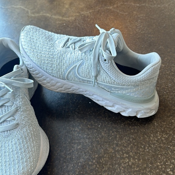 Nike React Infinity Run Flyknit 3 - Light Wear - Picture 6 of 9